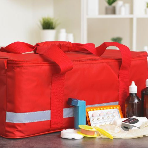 9 Ways Training Kits Help Students Transition from Classroom to Clinicals