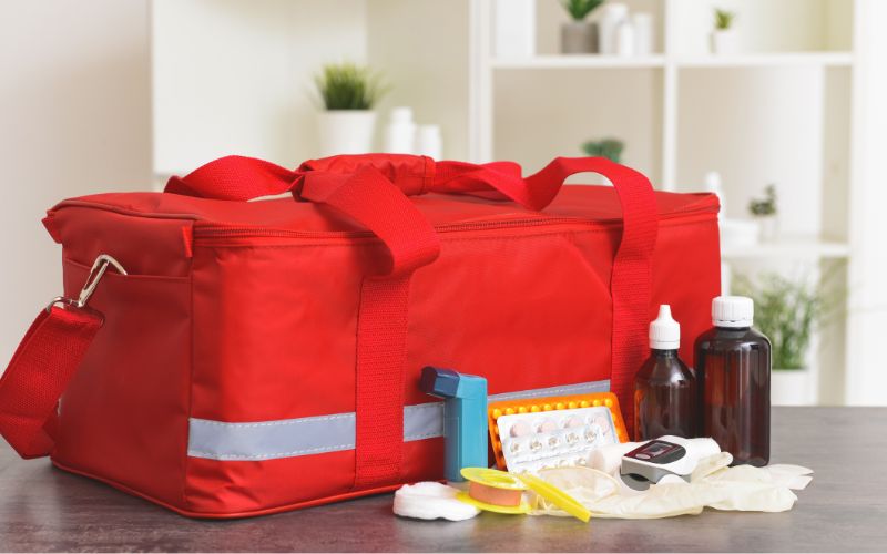 9 Ways Training Kits Help Students Transition from Classroom to Clinicals